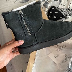 Black Ugg Size 11